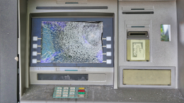 Assalto notturno al bancomat Unicredit di Robassomero, colpo fallito 
