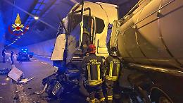 Tir si schianta sulla Torino-Bardonecchia: chiusa la galleria