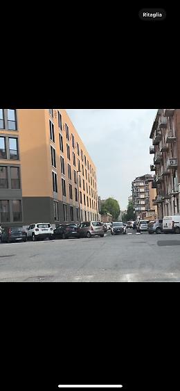 Episodi di parcheggio incivile all'incrocio di via Moretta e via Cesana: la denuncia di Valeria
