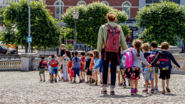 I bambini viaggiavano su un pullman non conforme: la pericolosa gita di una scuola primaria di Leinì