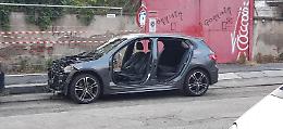 Ladri smontano la Bmw: rubati cruscotto, portiere e cofano