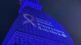 La tazza blu lancia una chat di supporto psicologico per prevenire il suicidio tra gli adolescenti
