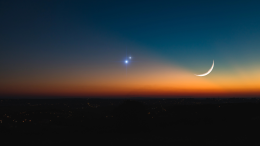 Il "bacio" tra la luna e una stella: il 16 giugno sarà visibile ad occhio  nudo. Ecco a che ora e come osservarlo