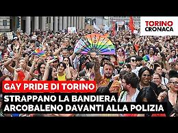 Pride di Torino: strappano la bandiera arcobaleno ma non si accorgono della polizia dietro di loro - IL VIDEO