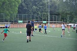 «Giochiamo a calcio davanti ai tossici», l'incubo della squadra di Barriera