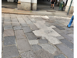 Il degrado di strade e piazze storiche di Torino: un attacco alla bellezza della città