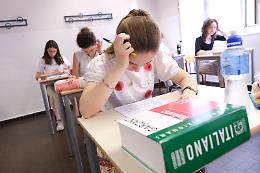 Maturità, l'Europa e la bomba atomica sui fogli dei maturandi: Pirandello e Ungaretti tra i classici, l'imperfezione della Montalcini