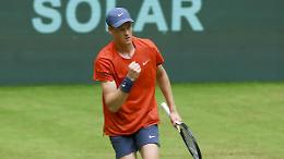 Sinner batte Zhang e va in finale a Halle (preparando Wimbledon)