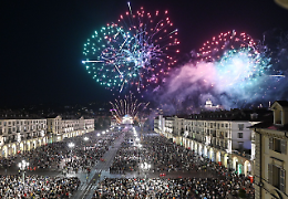Nuvole e cielo grigio a Torino: che succede ai fuochi d'artificio?