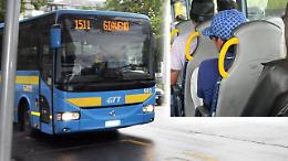 Shock sul bus, 17enne molestata: «Mi ha toccato il sedere e seguita fin sotto casa»