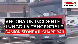 Ancora incidenti in tangenziale: camion sfonda il guard rail e sfiora le auto sull'altra corsia