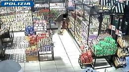 Ecco come la "banda del formaggio" razziava gli autogrill della Torino-Milano