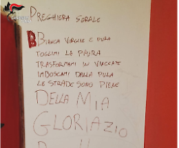 La preghiera degli spacciatori: «Cocaina salvaci dalla polizia»
