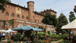 "Spine": il festival di stand up comedy che trasforma il Castello di Moncalieri in un palcoscenico pungente