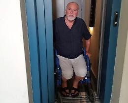 Lieto fine in via Orvieto: dopo la protesta di disabili e anziani, è tornato l'ascensore nei palazzi Atc