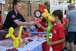 Festa in piazza a Chieri: torna la notte bianca e rossa 