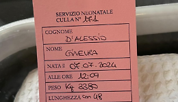 Gigi D’Alessio papà: «Ecco Ginevra»