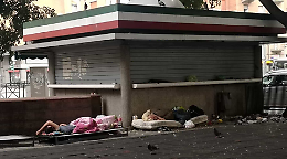 Nuova vita per il chiosco invaso da pusher e barboni: ora il Comune è pronto a rilanciarlo