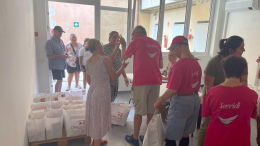 Carmagnola: pacchi alimentari distribuiti da persone diversamente abili a chi è in difficoltà economica