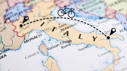 Da Torino a Matera in bicicletta: un viaggio per i diritti dei lavoratori del turismo