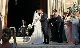 Federico Chiesa e Lucia Bramani finalmente sposi a Grosseto: "Come Celentano e Claudia Mori"! 