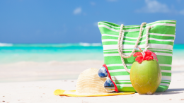  Vacanze 2024: "tote bag", la borsa da spiaggia all'ultima moda 