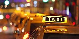 Fiocco rosa sul taxi: Anastasia nasce in piazza