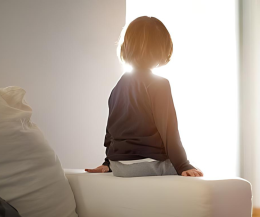 Torino, lascia la figlia di 3 anni sola in casa: arrestata
