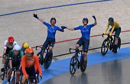 Staffetta sfortunata, ragazze del ciclismo d'oro, la protesta del Settebello: il racconto della giornata di Parigi