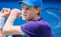Sinner perde ed esce a Montreal: "Dolore all'anca? Ecco come sto. E per gli Us Open..."