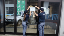 Il titolare della sala scommesse non è presente durante i controlli: multa di 40mila euro e sospensione della licenza