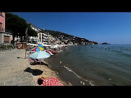 Alassio, che sorpresa!  Non è la "perla" ligure più cara della riviera