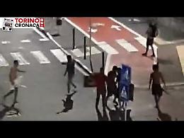 Urla, botte e spintoni in strada, vicino alla Dora non si dorme più - IL VIDEO