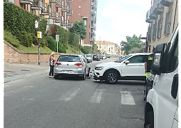 Ancora un incidente stradale al solito incrocio: «Ora vogliamo un segnale di stop»