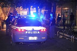 Rapina a Porta Palazzo, gli sferra un pugno e si porta via la collana d'oro