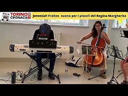 Che sorpresa al Regina Margherita: Jeremiah Fraites suona per i bambini (GUARDA IL VIDEO)