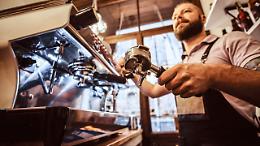 "La tazzina di caffè al bar costerà 2 euro":  l'Italia si prepara a un aumento storico