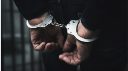 Novara: costringeva la famiglia a bere intrugli "per liberarli dai demoni"