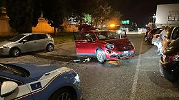 Inseguimento da film in tangenziale, non si ferma all'alt della polizia e distrugge l'auto 