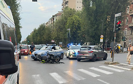 Scontro tra auto e moto in corso Trapani: centauro al Cto