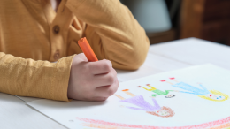 Svolta a Ivrea: il Comune dice sì alle famiglie arcobaleno, riconosciute le due mamme della piccola Camilla