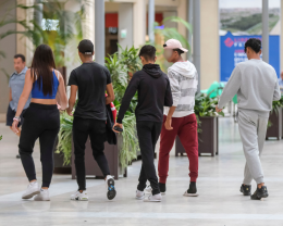 Lite sui social sfocia in aggressione, due adolescenti pestati nel parco Malgrà a Rivarolo Canavese