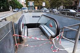 «Cercasi coperture per le scale mobili della metro». E l'assessore ne chiede 50 nuove