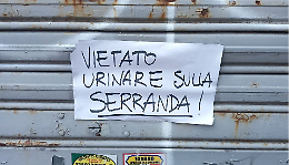 Borgo Filadelfia, scoppia la guerra per i cani. Tra esche letali e cartelli di protesta 