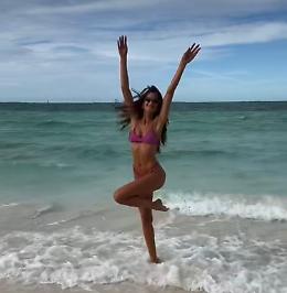 Izabel Goulart, vacanze bollenti con il suo fidanzato
