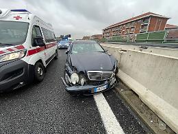 La Mercedes si schianta sulla sopraelevata: due feriti portati in ospedale