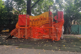 Giochi vandalizzati, è l'ora della rivolta delle mamme: «Dove portiamo i nostri figli?»
