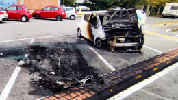 Bruciano tre auto e un fienile: notte di fuoco tra San Gillio e Alpignano