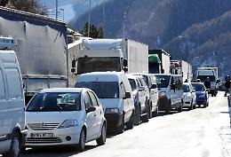 Code in Val Susa per il Monte Bianco chiuso e i sindaci se la prendono con il prefetto