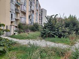 «Puliamo noi ma pagherete voi»: l'avviso ai proprietari del cantiere "fantasma"